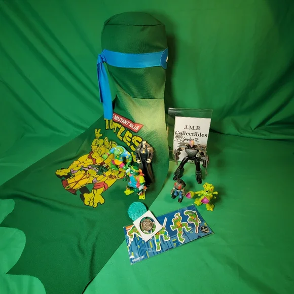 Vintage Teenage Mutant Ninja Turtles (TMNT) Action Figure & Merchandise Lot - Picture 9 of 17